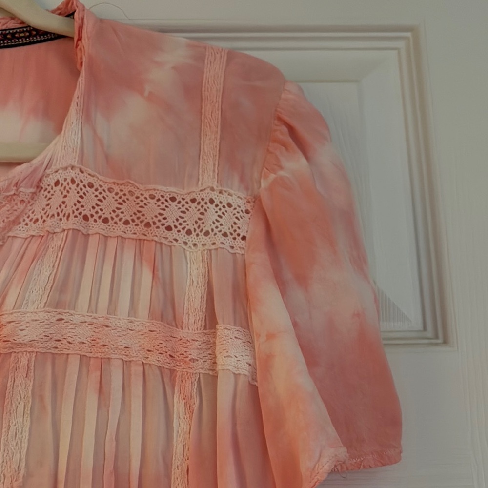 Knox Rose Pink Short Sleeve Blouse with Pleated Design - Picture 4 of 4
